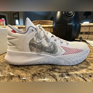 NWT Nike Kylie Flytrap V. white wolf grey university red. Men’s sz7 /womens 8.5
